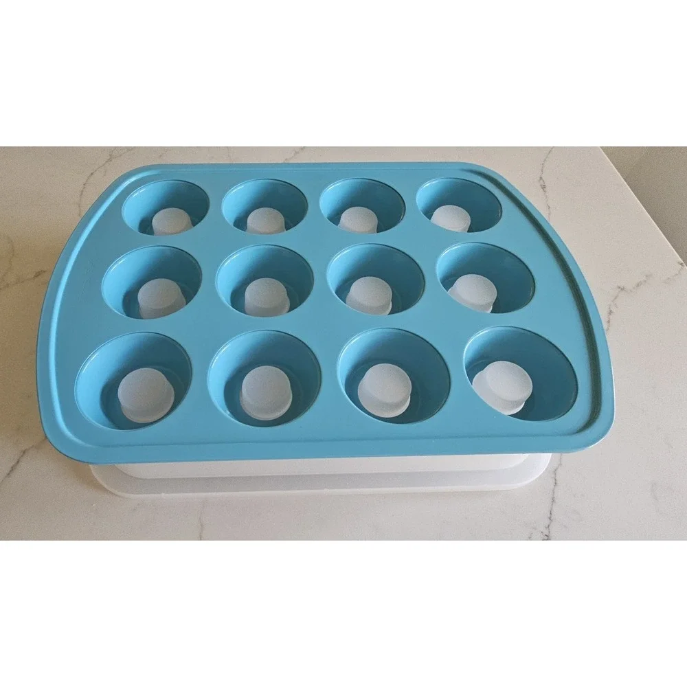 Pampered Chef 12-Cup Cupcake Pan & Carrier Lid Set Blue/White Handle 101233